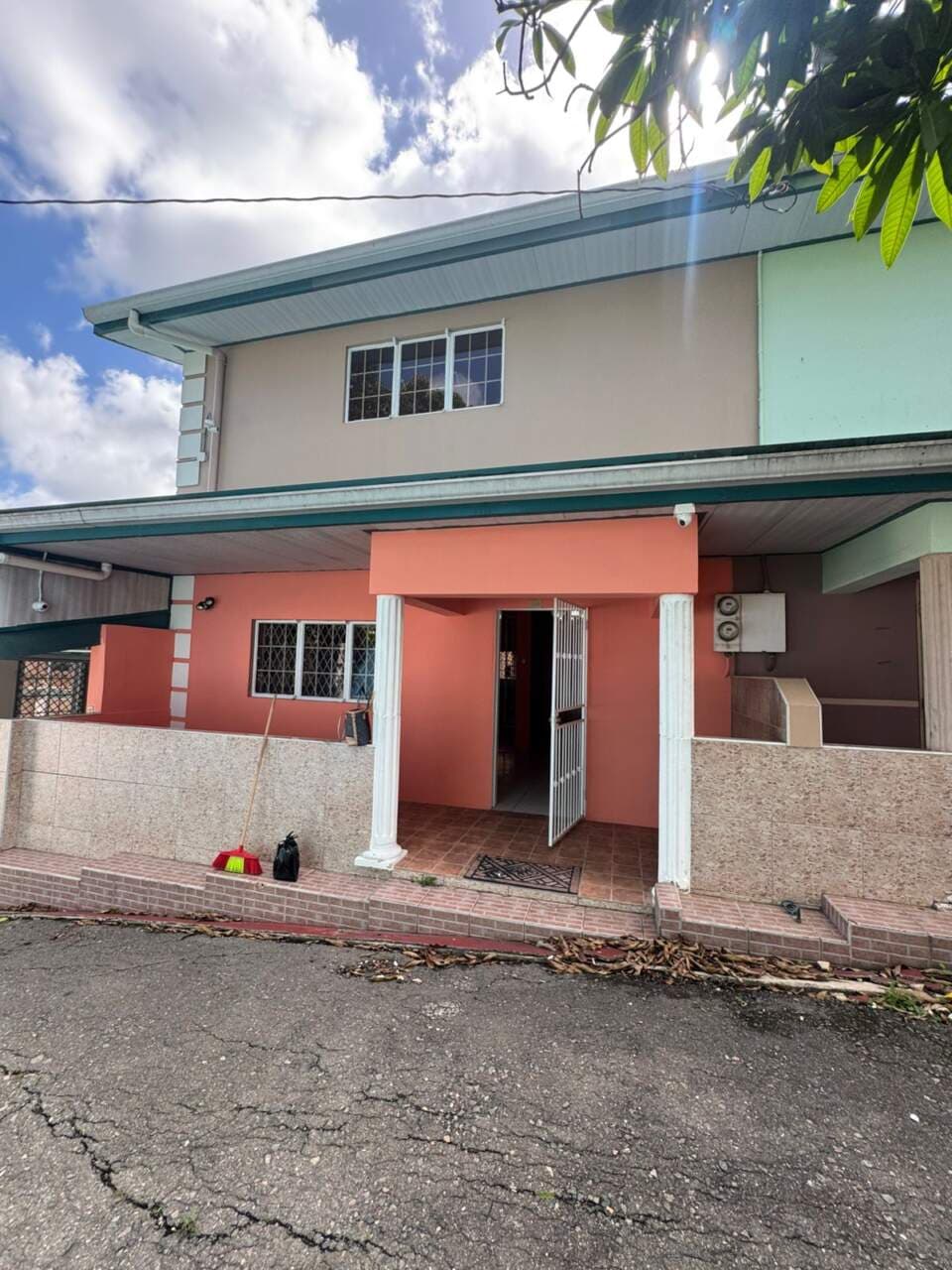 La Romain Townhouse For Sale, La Romain